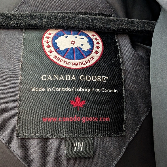 Canada Goose Kensington Parka Navy Jacket with Fur Size MD - Picture 7 of 13